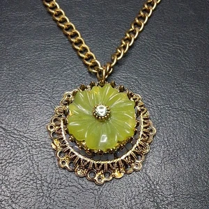 Lovina Chain Necklace Flower Pendent Clear Rhinestones And Faux Pearl. 16.535 - Picture 1 of 9