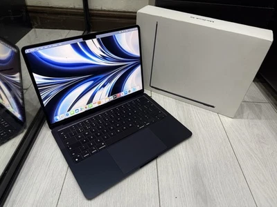 Apple MacBook Air 13.6” Retina 2024 256GB SSD 16GB Ram 8C CPU 8C GPU M3 Midnight - Image 1 of 4