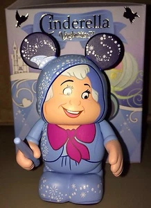 Estatuilla de vinilo de 3" de hada madrina con varita serie Cenicienta - Imagen 1 de 1