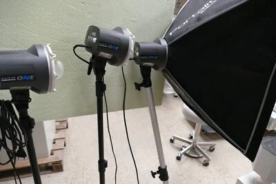 3x ELINCHROM D-Lite RX ONE  & 3x Stativ - Bild 1 von 4