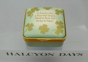 Halcyon Days "A Friend is Like a Four Leaf Clover.." Emaliowane pudełko - 1 3/8" (3,5 cm)