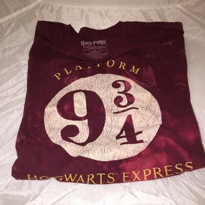 WIZARDING WORLD OF HARRY POTTER - PLATEAU 9 3/4 - XLarge - ROTES T-SHIRT - Bild 1 von 4