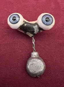 Par de antiguos ojos de muñeca alemana de vidrio en balancín azul 15,1 mm - Imagen 1 de 4