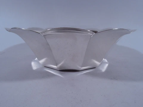Tiffany Bowl - 22926 - Midcentury Modern   American Sterling Silver  1947/56 Cover