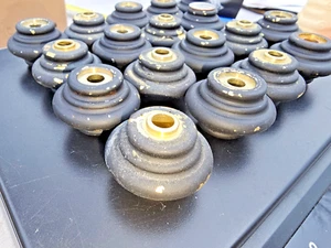 23PP26 MESSINGBESCHICHTETES ALUMINIUM DOO-DADS: (18) STCK., 1-3/8 ZOLL DURCHMESSER, GUTER ZUSTAND - Bild 1 von 3