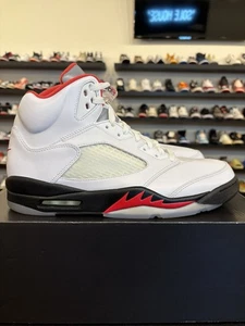 Jordan 5 Retro Fire Red 2020 Größe 12 Gebraucht DA1911-102 Weiß Schwarz - Bild 1 von 7
