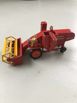 Matchbox Massey Ferguson 780 Combine Harvester Major Pack M5 - Image 1 of 4
