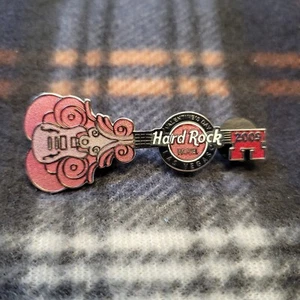 SUPER RARE Hard Rock Cafe Pin 2009 Valentine's Day Guitar Las Vegas LE 175 🔥 - Picture 1 of 3