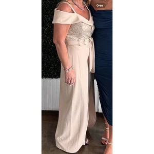 Mono Shelby Nites Beige Lentejuelas Hombro Frío Pierna Dividida Ancha Para Mujer Talla 10 - Imagen 1 de 14