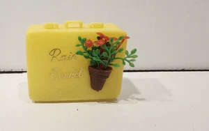 Vintage Rain bonnet in original yellow case - Picture 1 of 3