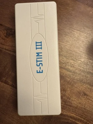 Máquina de dezenas de eletroacupuntura Estim III  - Imagem 1 de 3