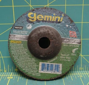 Norton Gemini Type 27 Mini Disc 66243529741 4 x 1/4 x 5/8" Aluminum 46 - Picture 1 of 4