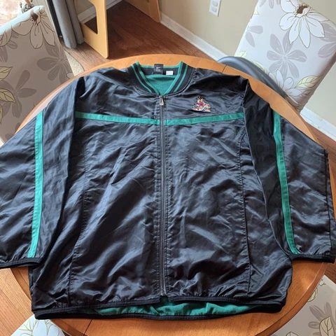 Used Vintage Nike Phoenix Arizona Coyotes NHL Jacket Size XL Cover