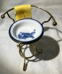 Vintage Dollhouse Standing Wash Stand - Marco Polo Imports -Taiwan (A529) - Picture 1 of 7