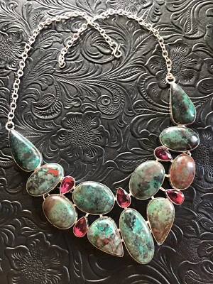 Ожерелье Sonora Sunset с красными хризоколлами и зелеными бирюзовыми камнями хризоколлой - Изображение 1 из 4