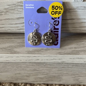 Claire’s Snake Dangle Earrings NWT - Picture 1 of 3