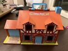 VINTAGE Fisher Price Little People Play Family Tudor Home #952 No Accessories
