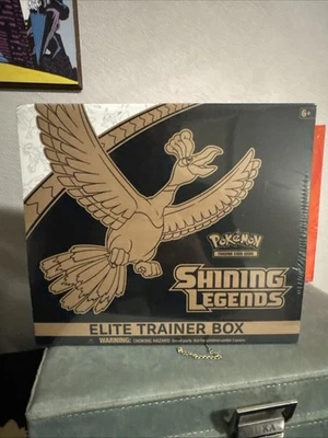Pokemon TCG Shining Legends Elite Trainer Box (ETB) SELLADO DE FÁBRICA Foto 1 de 4