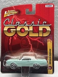 JOHNNY LIGHTNING 1969 LINCOLN CONTINENTAL /GREEN-WH TOP/1/64 - Bild 1 von 8