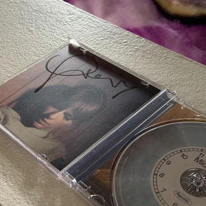 Taylor Swift SIGNED RARE HEART Midnights Moonstone Blue CD Autographed - Picture 1 of 6