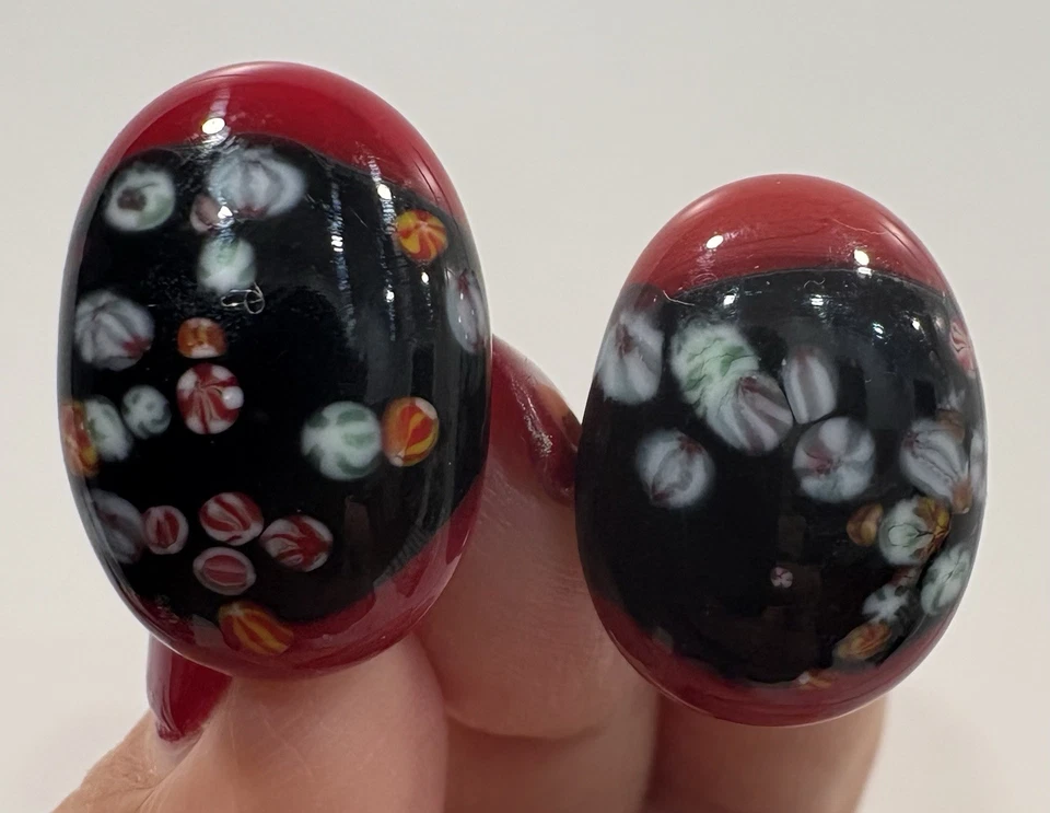 Aretes rojos de vidrio fundido Foto 1 de 2