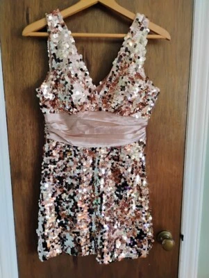 Forever Twenty One Pink Gold Sequin V Neck Party Cocktail Glam Mini Dress Sz M - Image 1 of 4