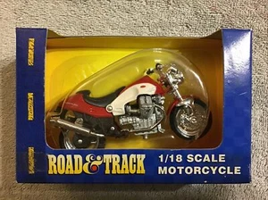 2003 Road & Track MOTO GUZZI V-10 CENTAURO - 1/18 Diecast Motorcycle - Picture 1 of 7