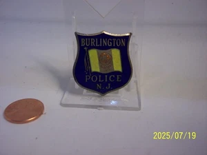 VINTAGE BURLINGTON POLICE N.J. PINBACK ENAMEL BLUE - Picture 1 of 3