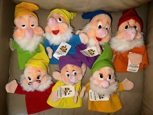 Walt Disney’s Classic Complete Set of 7 Dwarfs Hand Puppets Disneyland - Picture 1 of 8