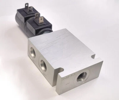 SV08-47D-6T-N-12DS - 4 W 3 Pos Valve - Motor Spool 12VDC Spade - Image 1 of 4