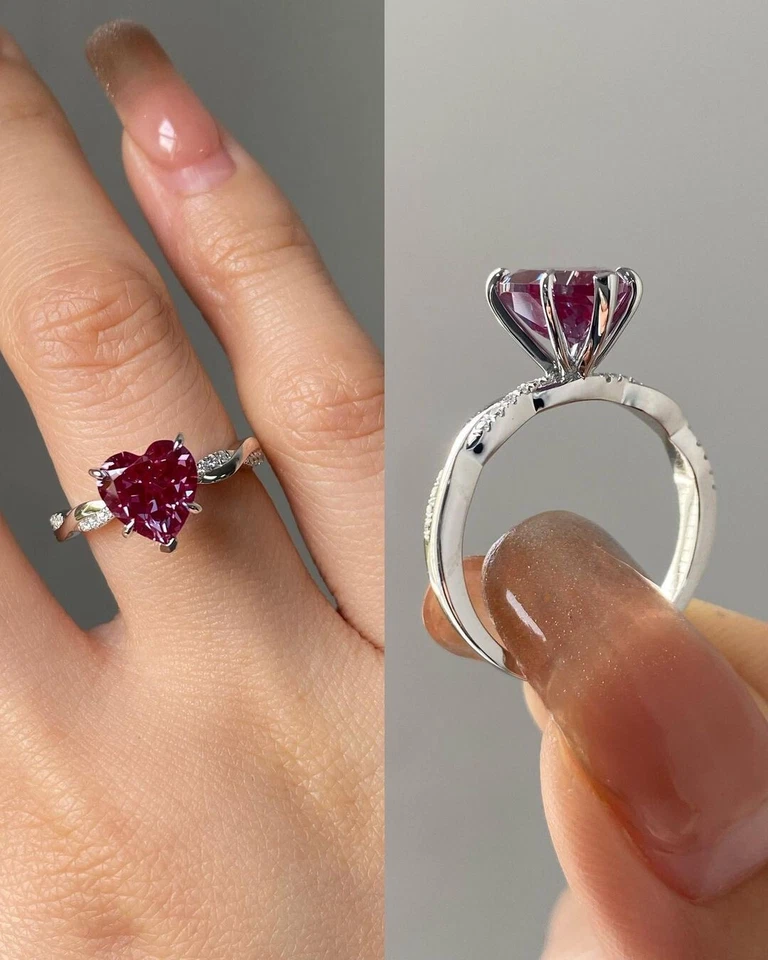 Anillo de compromiso solitario de alejandrita creado en laboratorio con corazón de 2 quilates enchapado en oro blanco de 14 quilates Foto 1 de 4