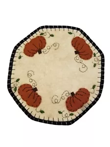 ***PATTERN ONLY ***Primitive Candle Mat - Pumpkins 11" dia. Handsewn - Picture 1 of 2
