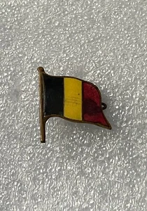 Very Rare Vintage pin badge BELGIUM NATIONAL FLAG enamel - Picture 1 of 3