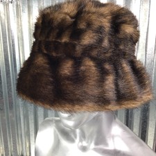 womens fur hats canada