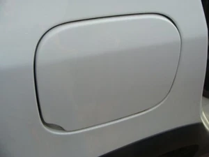 DACIA SANDERO STEPWAY FUEL FLAP - Picture 1 of 2