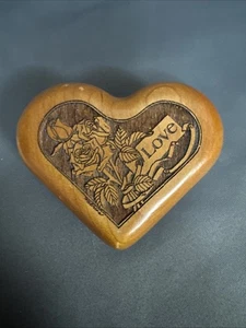 Wilderness Woods - Heart Jewelry Box - Music Box - Engraved Roses w/Love - Picture 1 of 12