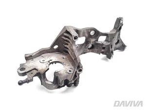 Skoda Superb Staffa di montaggio dell'alternatore 1.6 TDI Diesel 88kW (120 HP) - Foto 1 di 11