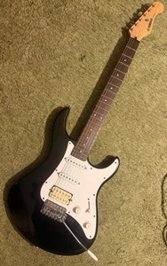 YAMAHA EG112 Electric Guitar - Picture 1 of 10