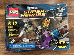 LEGO DC Super Heroes 6858 Catwoman Catcycle City Chase *DENTED BOX* *RETIRED*