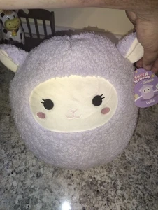 Squishmallows Fuzz-A-Mallow Pasqua Lydia l'Agnello, Peluche Peluche 18", Nuovo con etichette - Foto 1 di 3