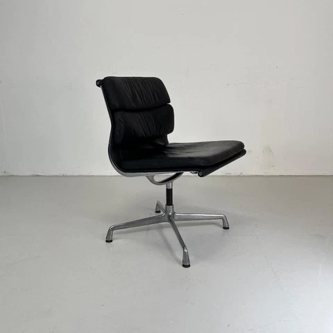 VINTAGE EAMES FOR HERMAN MILLER BLACK LEATHER SOFT PAD GROUP CHAIR #3766 Cover