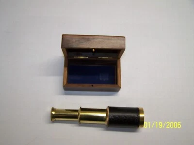 Telescopio expositor temático náutico con caja de almacenamiento de madera Foto 1 de 4