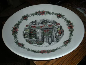 Royal Stafford Christmas Holly Extra Large Serving Bowl - Picture 1 of 1