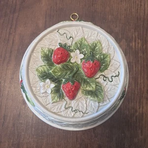 Vintage Sears Ceramic Strawberry Fields Hanging Mold Retro Kitchen Japan - Picture 1 of 7