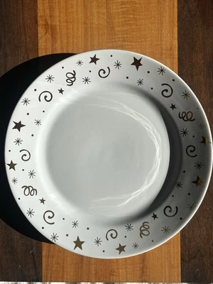 Vintage 1996 "The Pampered Chef" Dessert Plates Set of 4 - Gold Accents 8 Inches - Image 1 of 4