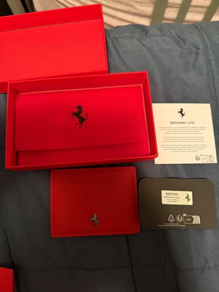 Ferrari Second Life leather card case Red - Image 1 of 4