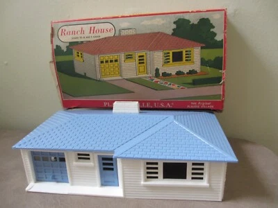Vintage Bachmann PLASTICVILLE O/S Scale White/Blue Ranch House Snap Fit Kit 1600 - Image 1 of 4