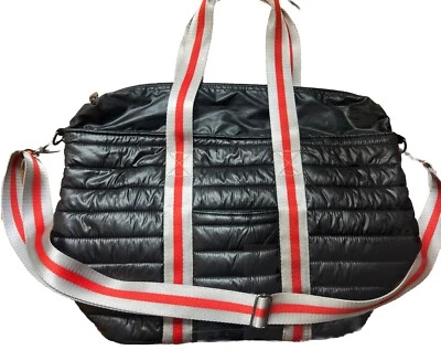 Bolso Bandolera THINK ROYLN Junior Wingman, Negro con Correas Rojas Plateadas Foto 1 de 3