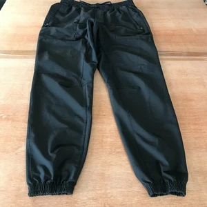 Lululemon Jogginghose Herren M schwarz Mid Rise Tie Waist Zip Taschen Athleisure Sport - Bild 1 von 12