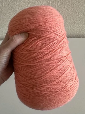 Máquina de tejer a mano hilo Newton’s cono coral acrílico 1+ lb Foto 1 de 4